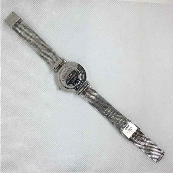 Daniel Wellington Classic Petite Sterling 32mm - Picture 4 of 4